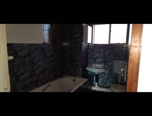 2 BEDROOM APARTMENT FOR SALE IN VANDERBIJLPARK CW